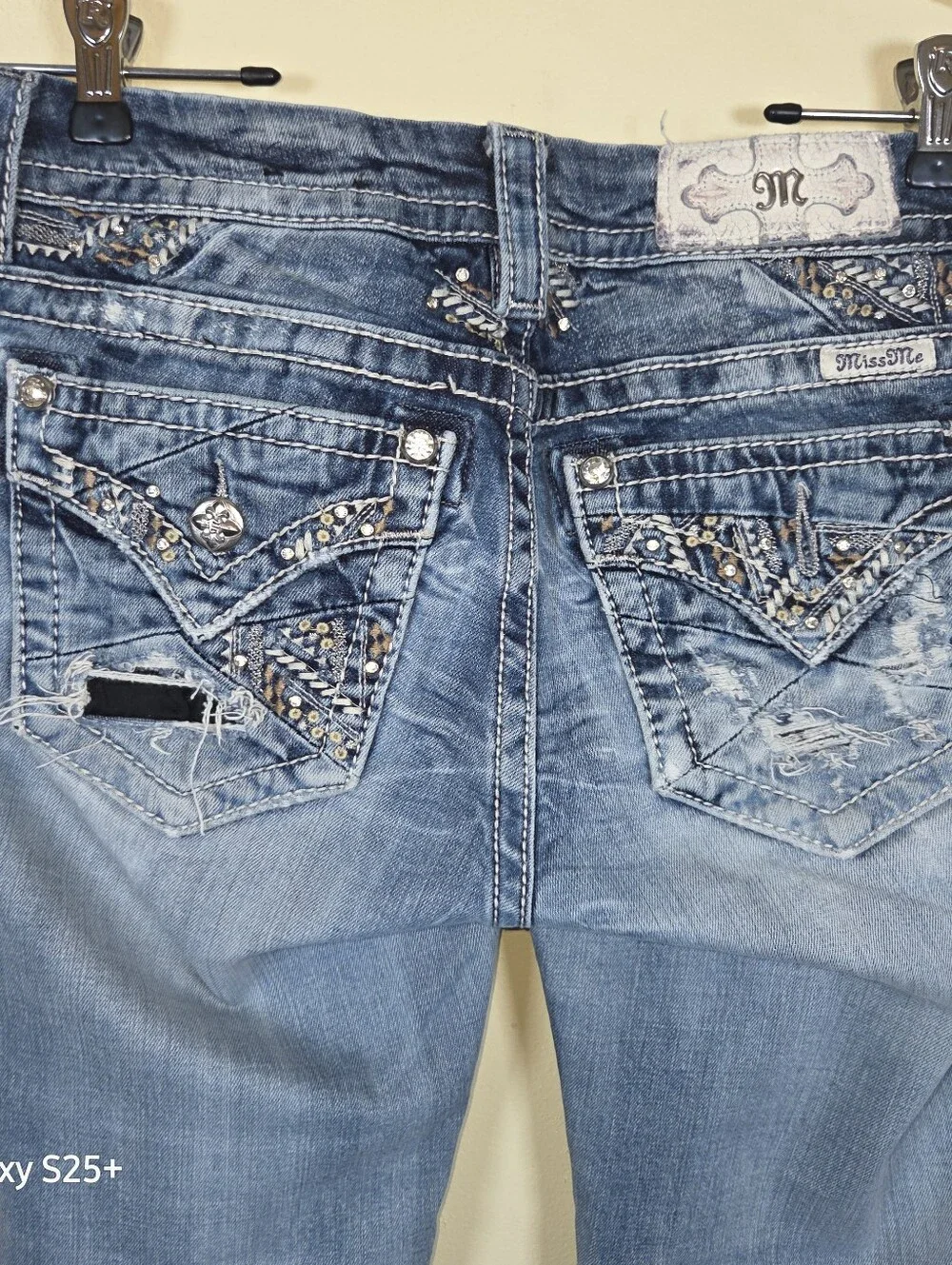 Miss Me Easy Boot Mid Rise Bootcut Jeans Light Wash Embellished Size 27 JE8700ES